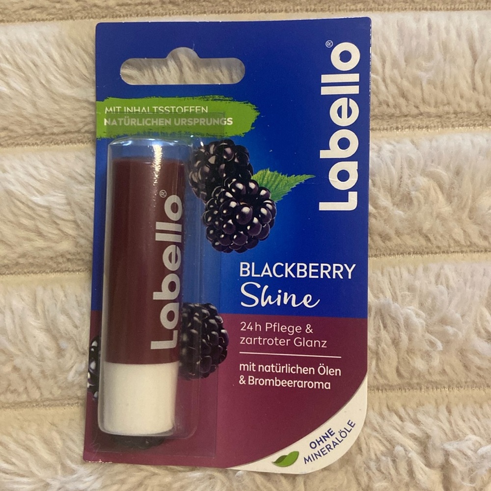 Labello chapstick blackberry new